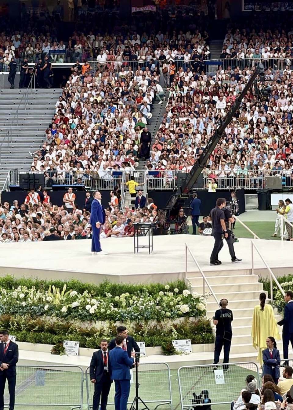 Jorge Blass triunfa en el Santiago Bernabéu ante 70.000 personas en el gran encuentro del Papa León XIV